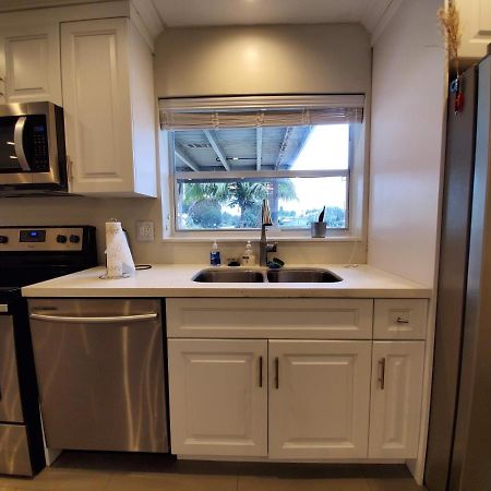 Lakefront Vacation Home - Sleeps 8 デイビー エクステリア 写真