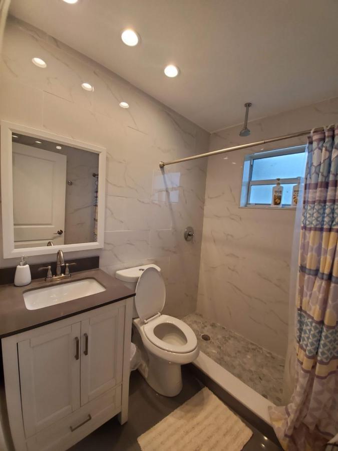 Lakefront Vacation Home - Sleeps 8 デイビー エクステリア 写真