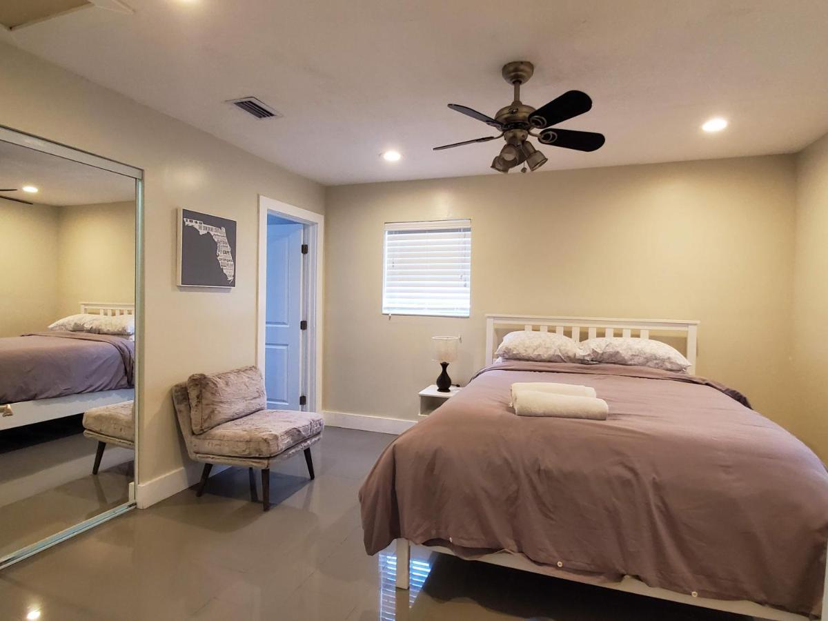 Lakefront Vacation Home - Sleeps 8 デイビー エクステリア 写真
