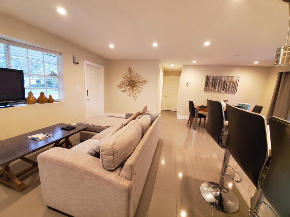Lakefront Vacation Home - Sleeps 8 デイビー エクステリア 写真