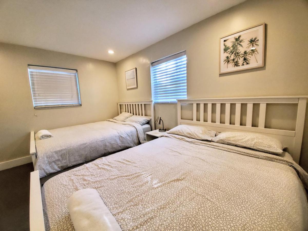 Lakefront Vacation Home - Sleeps 8 デイビー エクステリア 写真